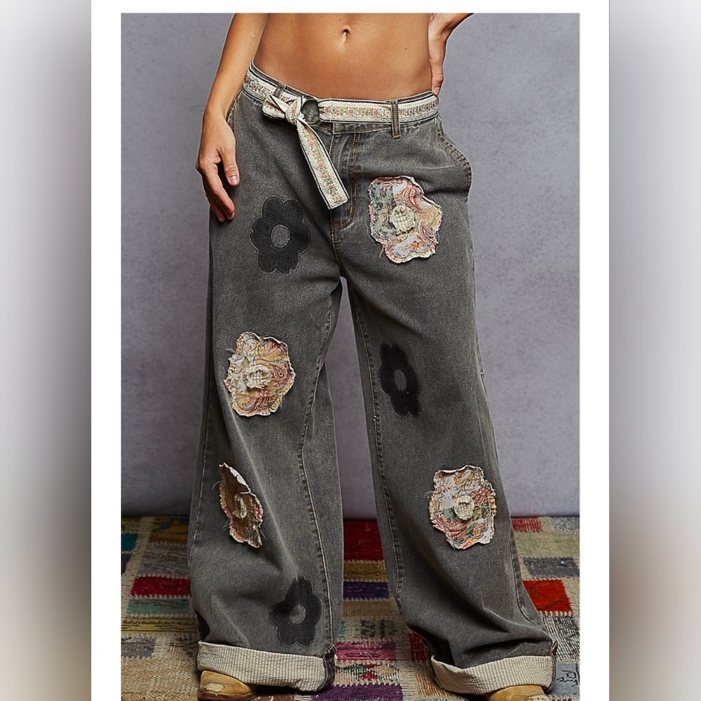 NEW!!! POL Flower Patched Wide Leg Denim Pants in Black, NWT